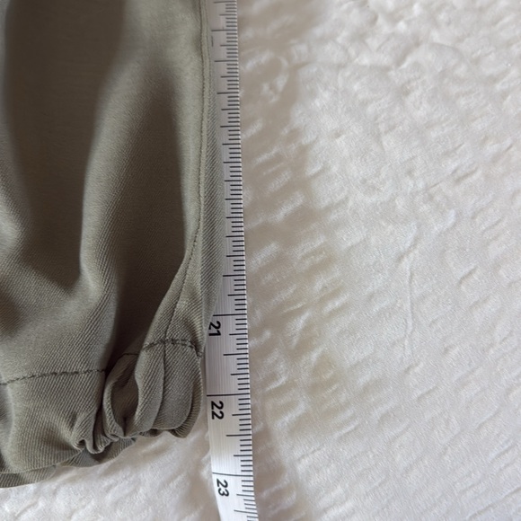 Bebe 100% Silk Pants Khaki/Army Green “Ripe Avocado” Sz 0 - Picture 8 of 10